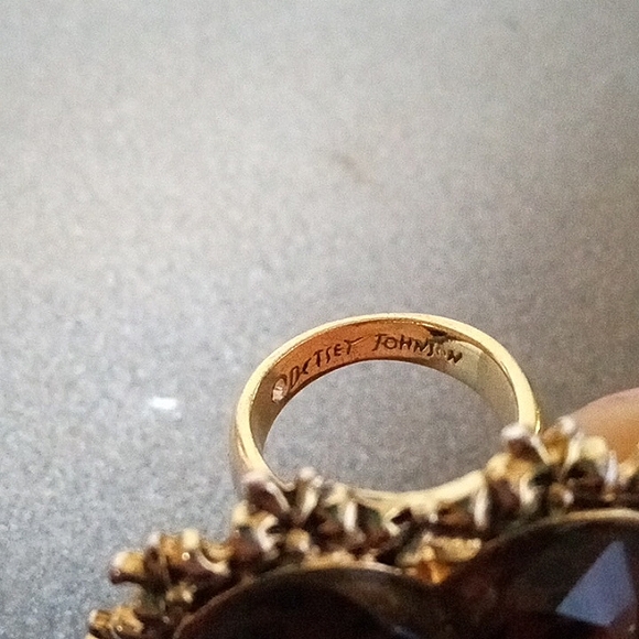 Vintage BETSEY JOHNSON Leaping Leopards Faceted Lucite Heart Ring. Size 7 - Picture 10 of 10